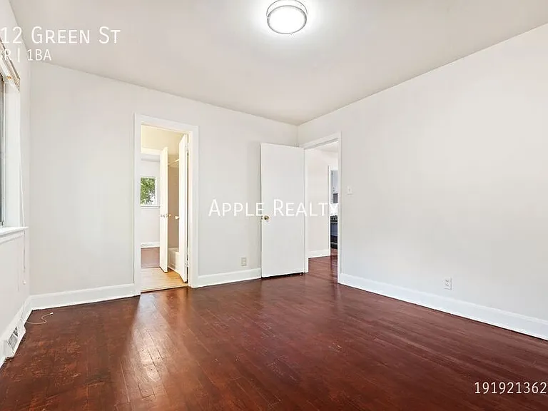 312 Green St — Photo 12