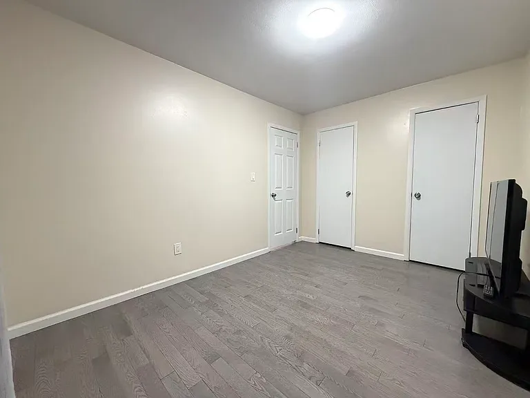 130 Levit Ave — Photo 11