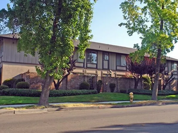 1351 Buckingham Way, Stockton, CA 95207