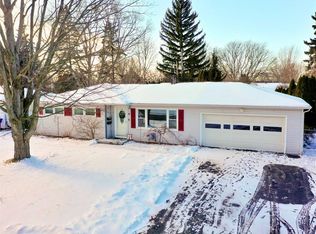 41 Appian Dr, Rochester, NY 14606