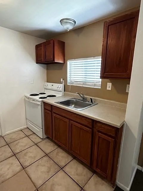 2 bed, 700 sqft, $1,700 — Photo 4