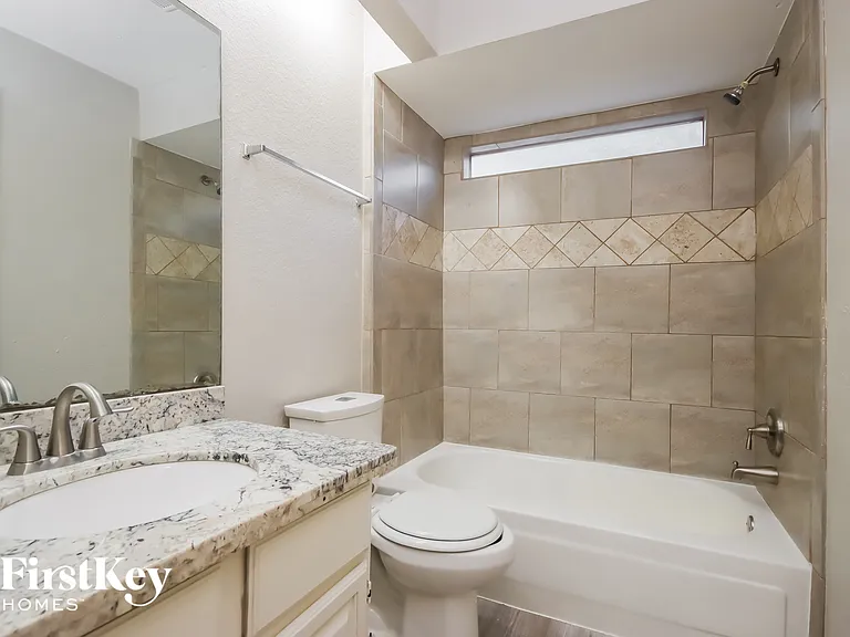 3210 Lake Stream Dr — Photo 13