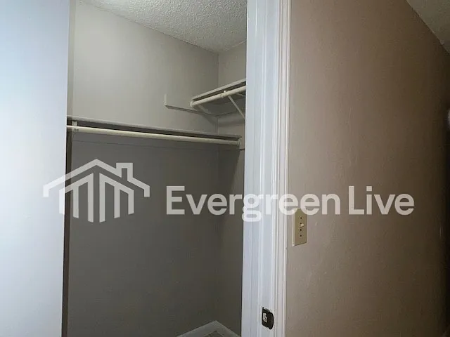 105 Celestin Ct — Photo 11
