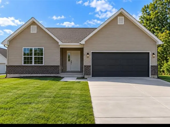 37 Millwell Dr, Maryland Heights, MO 63043