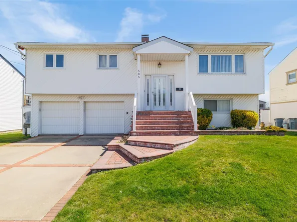 585 Nassau Avenue, Freeport, NY 11520