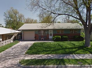 1208 Old Manor Rd, Garden City, KS 67846