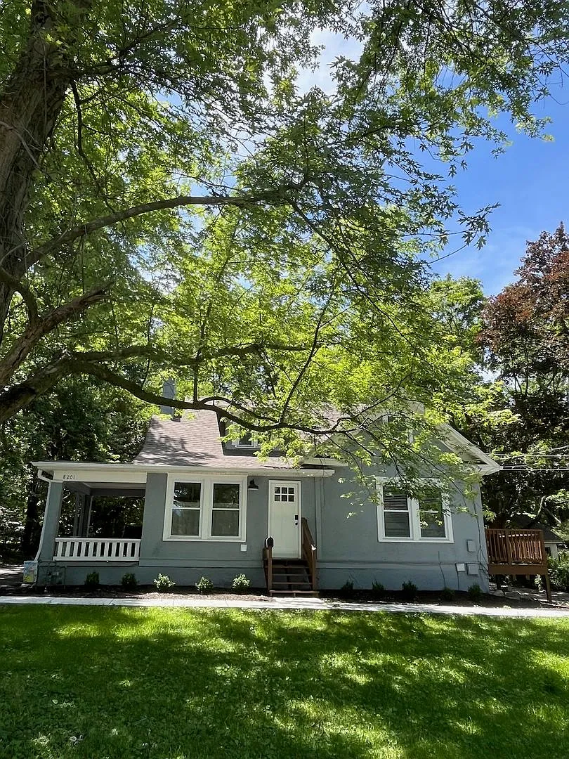  8201 Fully Renovated Home in the Heart of Overland Park + Walk to Downtown and the New Farmer's ... — Photo 2