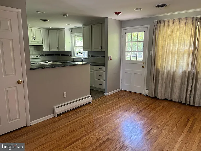 319 Meetinghouse Ln — Photo 13