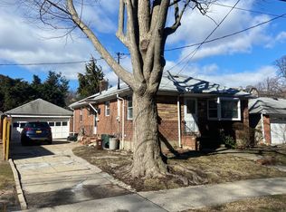 7-14 162nd St, Whitestone, NY 11357