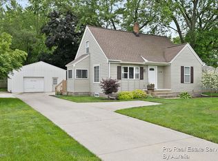 1114 Port Sheldon St, Jenison, MI 49428