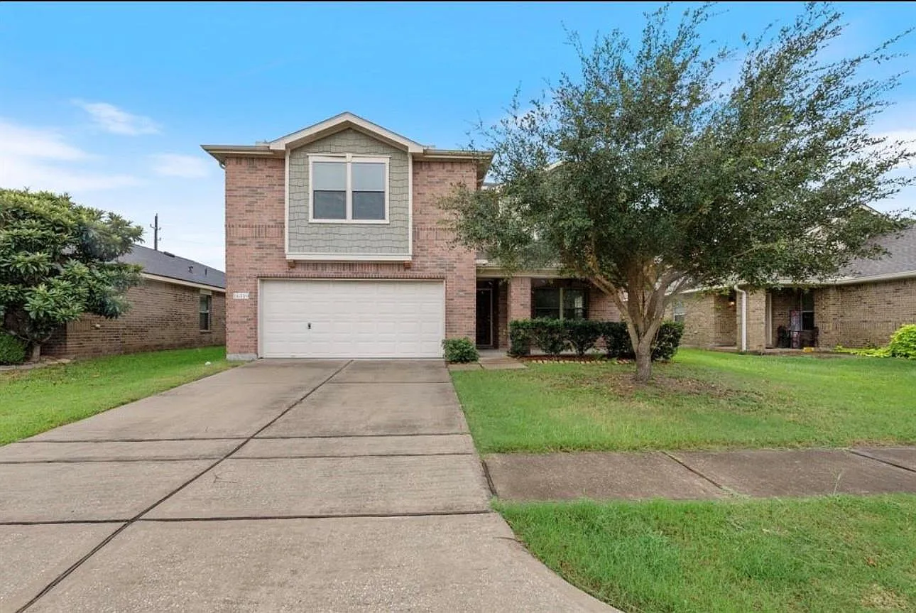 5 bed, 2.5 bath, 3415 sqft, $3,195 — Photo 1