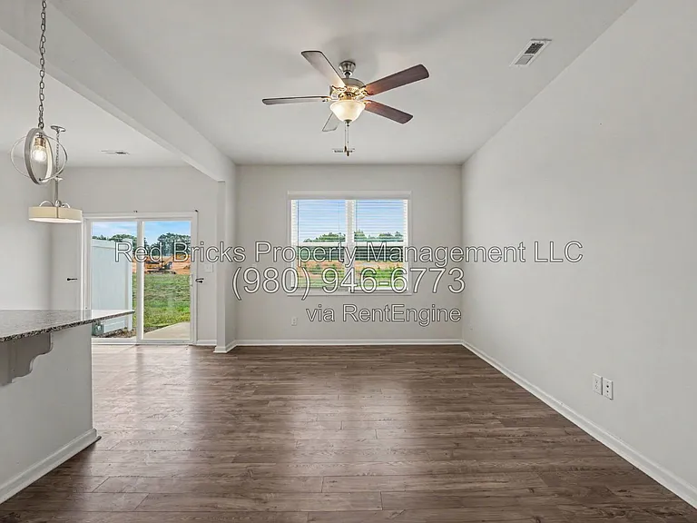 8151 Sheffield Dr — Photo 8