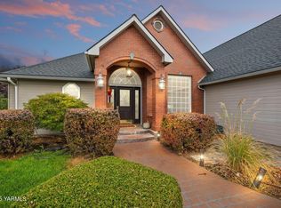 10709 Summitview Rd, Yakima, WA 98908