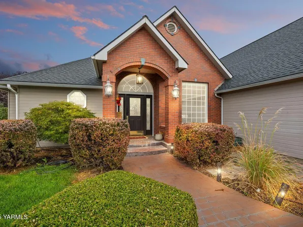 10709 Summitview Rd, Yakima, WA 98908