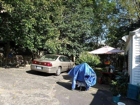 5th image of 10 Hardesty Ln