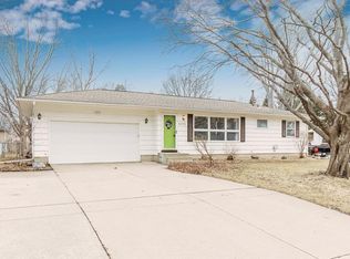 2078 Marble Ln, Eagan, MN 55122