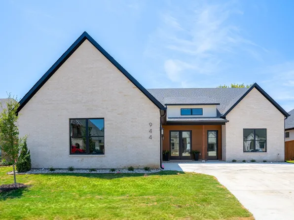 944 Claystone Ridge Dr, Burleson, TX 76028