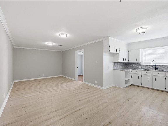 4th image of 3748 Drexel Ave