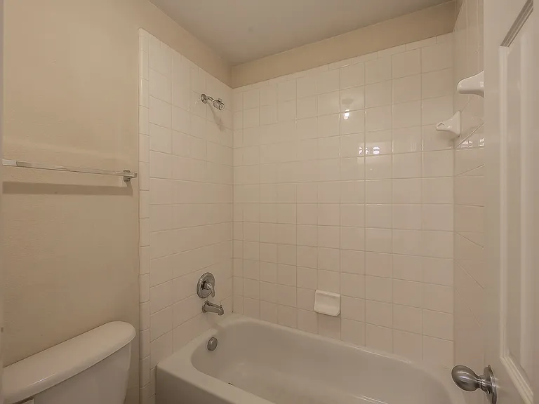 2217 Stonehenge Ln — Photo 33