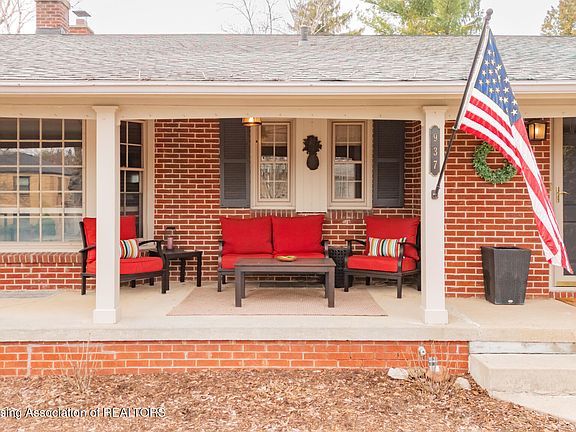 2nd image of 937 Roxburgh Ave