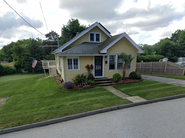 26 Carpenter Ave, Worcester, MA 01605