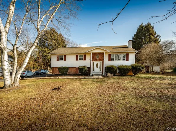 76 Derick Drive, Fishkill, NY 12524