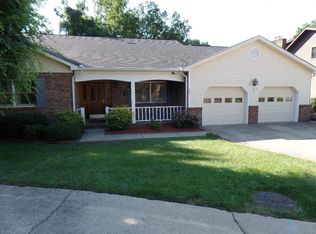 106 Oak Tree Ln, Huntington, WV 25701