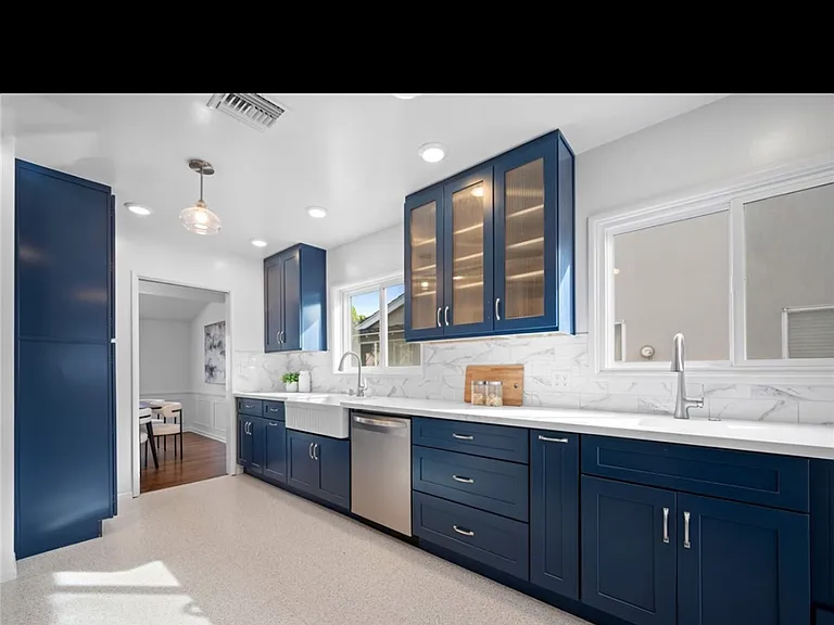 806 Burchett St — Photo 4