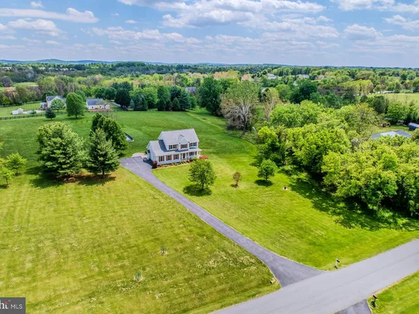 39833 Canterfield Ct, Lovettsville, VA 20180