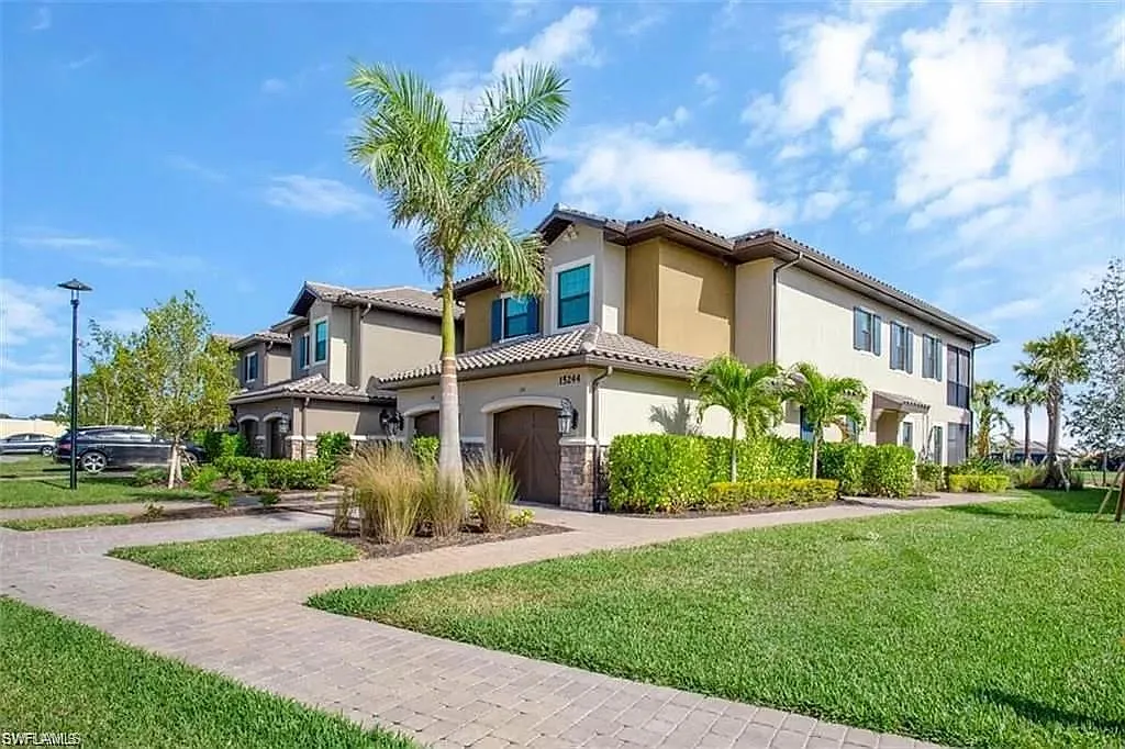 2 bed, 2.5 bath, 1850 sqft, $3,500 — Photo 1