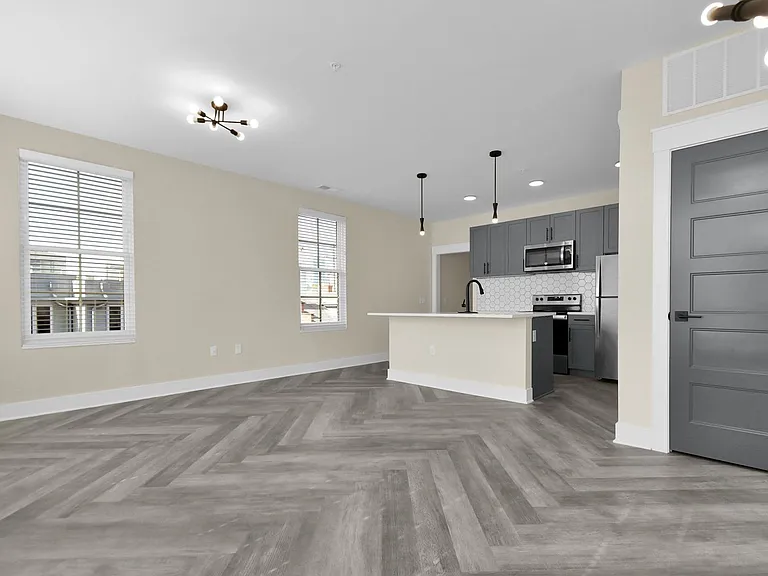Beautiful luxury apartments available close to downtown! — Photo 41