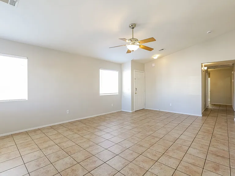 5420 Pepperpike Ave — Photo 3