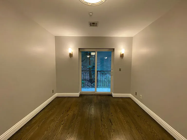 212 Bennett Ave #3E — Photo 6