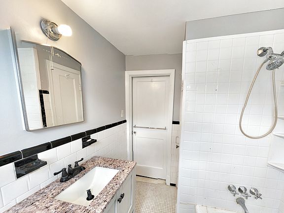 upstairs full bathroom