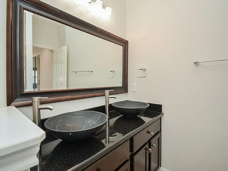 6403 Edinburgh Ct — Photo 26