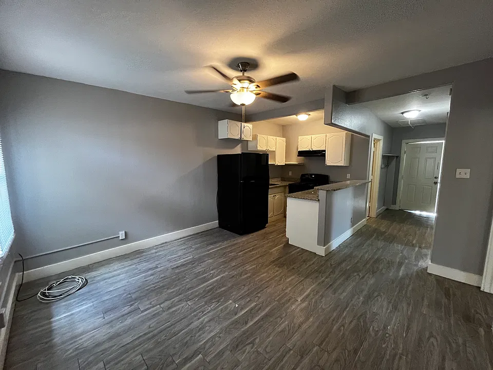 302 E Lindbergh Blvd #1