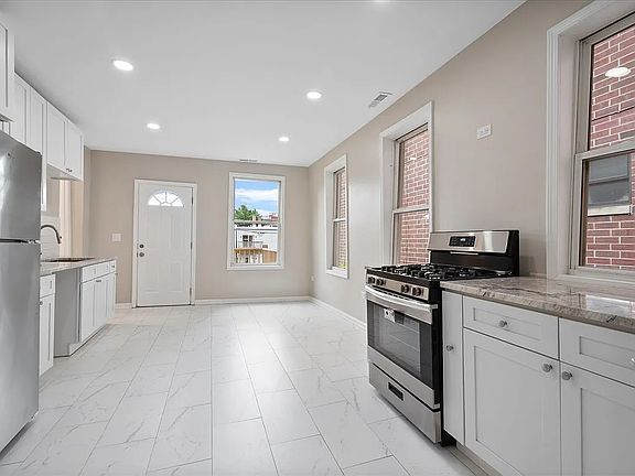3rd image of 1831 N California Ave #2