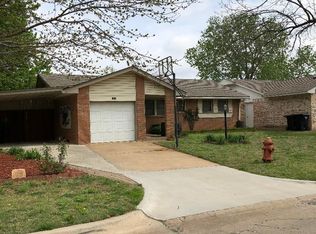 1057 NW 20th St, Moore, OK 73160