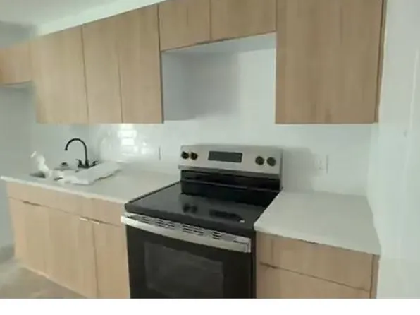 355 E 194th St, Bronx, NY