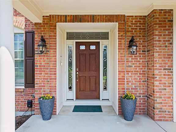 3rd image of 6712 Miami Woods Dr