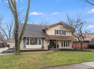2033 Adams St, Rolling Meadows, IL 60008
