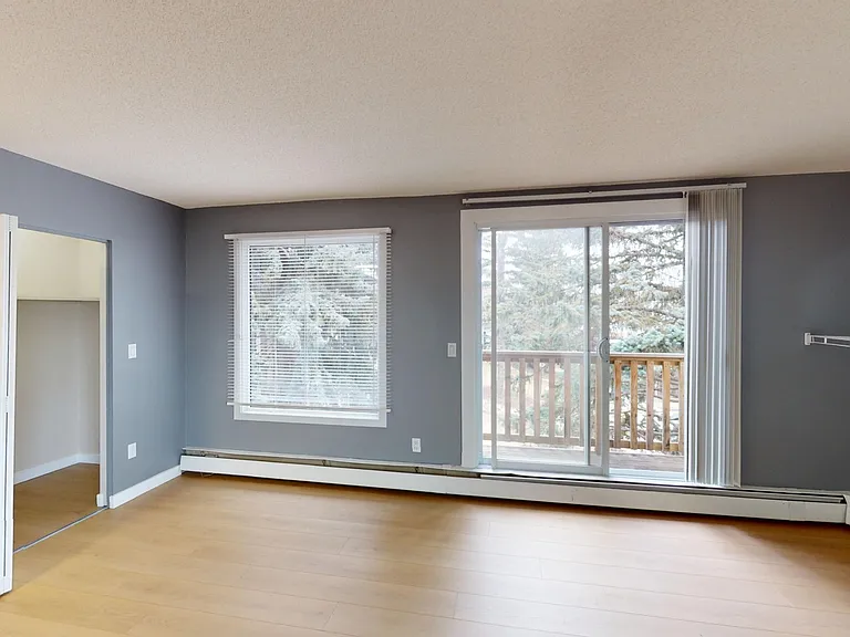 102 Huntington Park Bay NW — Photo 4