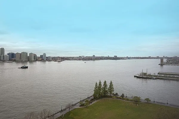 Rented by LG Fairmont Group | media 28
