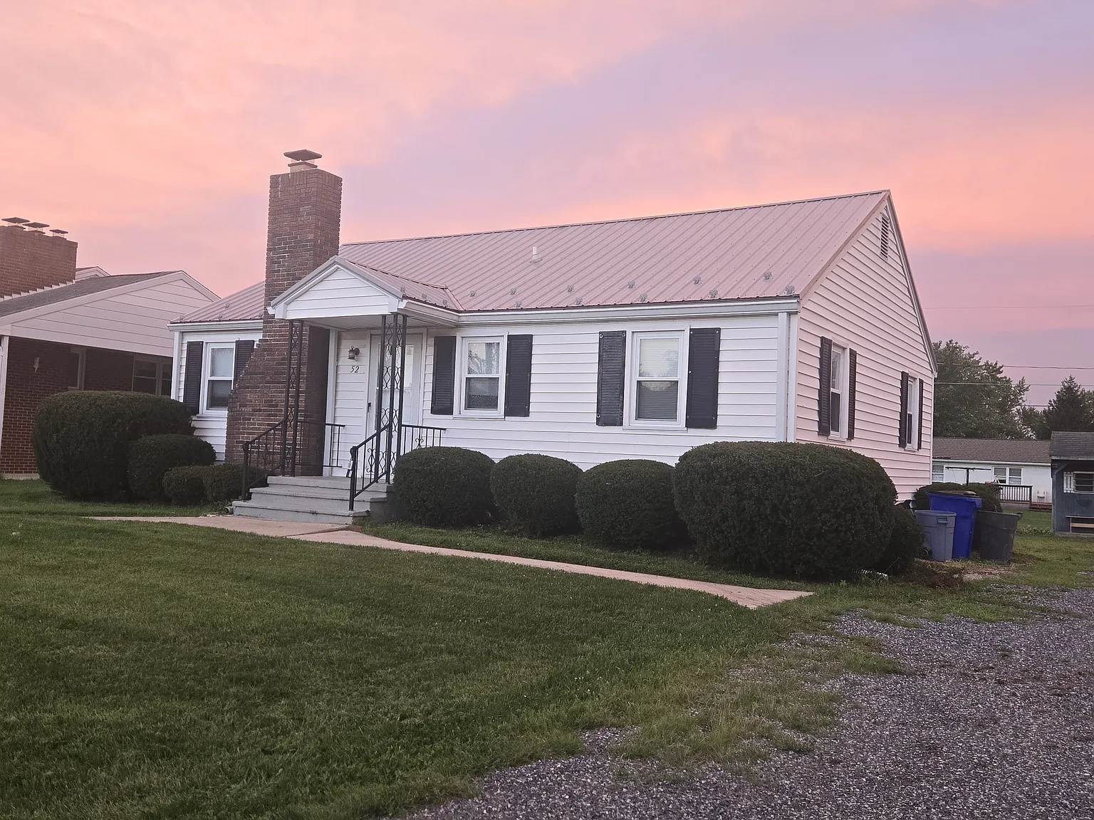 3 bed, 884 sqft, $2,000 — Photo 3