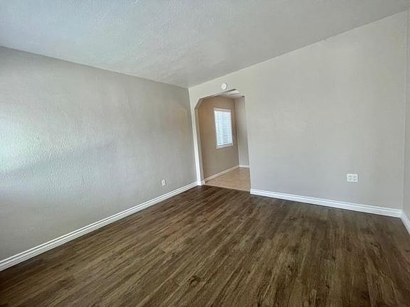 4th image of 5220 Imperial Ave
