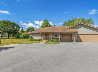 5043 S Stonehedge Dr, Milwaukee, WI 53220