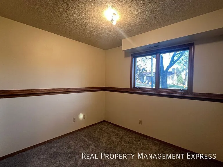 4409 E 20th St — Photo 24