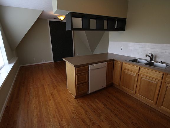 4th image of 1003 S 1st St APT 1