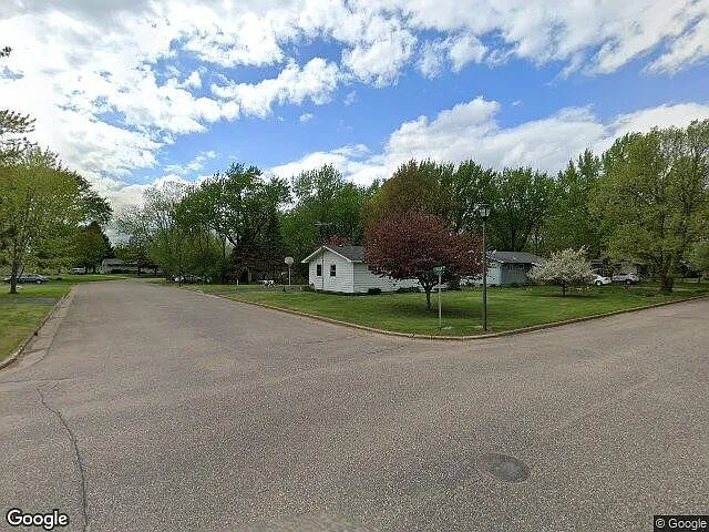 Beautifully Updated 4br/2ba Home Near Downtown New Richmond — Photo 1