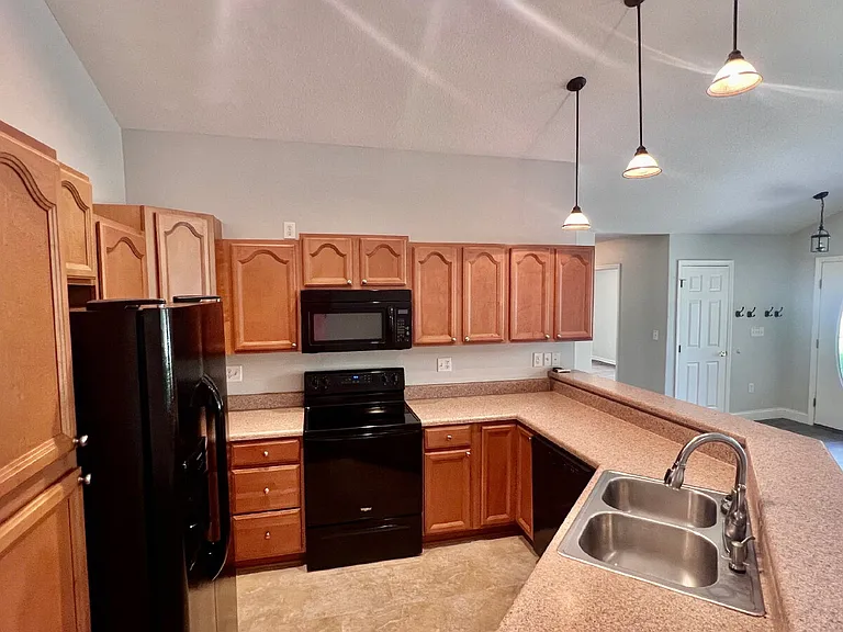 39 Leaf Cir — Photo 13